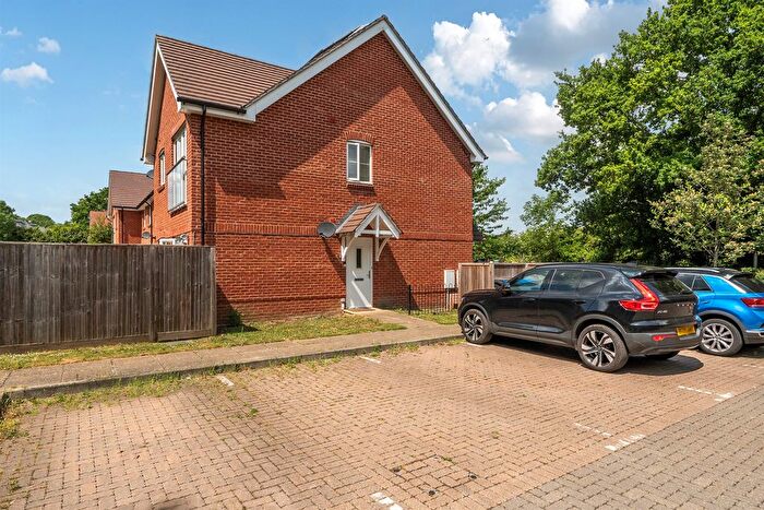 1 Bedroom Maisonette For Sale In Institute Road, Taplow, Maidenhead, SL6