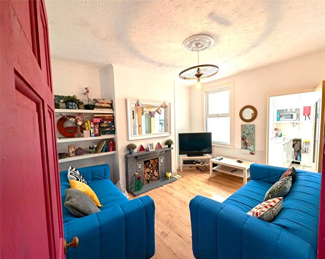 4 Bedroom Terraced House To Rent In Swan Road, Gloucester, GL1