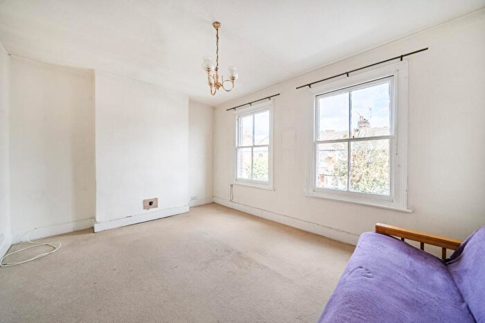 1 Bedroom Flat For Sale In Fairfax Road, London, N8