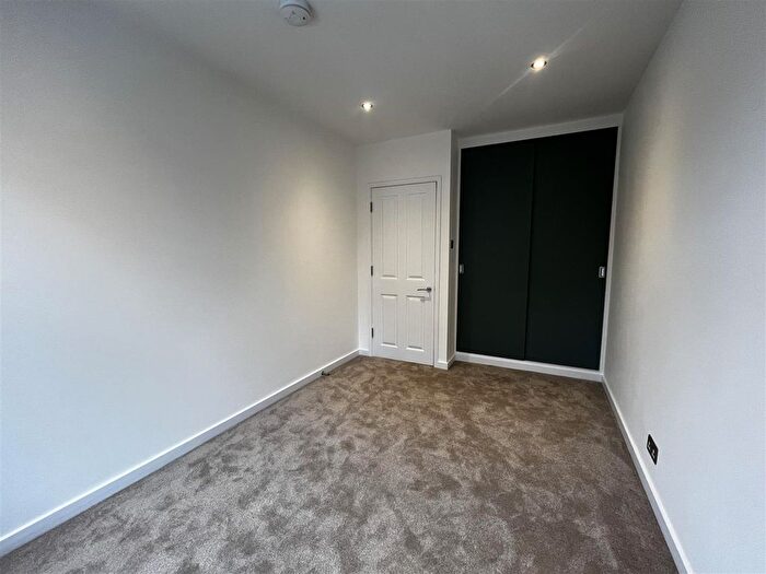 2 Bedroom Flat To Rent In Brixton Hill, London, SW2