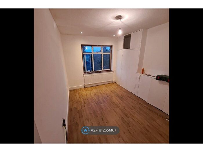 4 Bedroom Semi-Detached House To Rent In Stanley Park Drive, Wembley, HA0