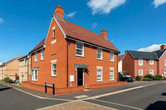 3 Bedroom Detached House To Rent In Betony Gardens, Stotfold, Hitchin, SG5