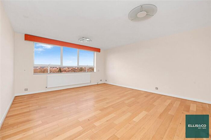 2 Bedroom Apartment For Sale In High Mount, Station Road, Hendon, NW4