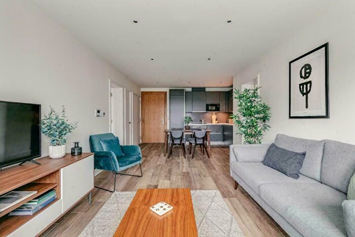 2 Bedroom Flat To Rent In Mallow Walk, London, SE8