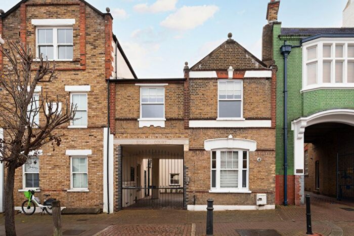 1 Bedroom Flat To Rent In Standen Road, London, SW18