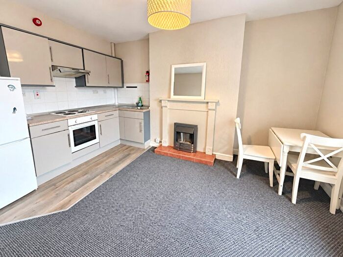 1 Bedroom Flat To Rent In Merridale Lane, Wolverhampton, WV3
