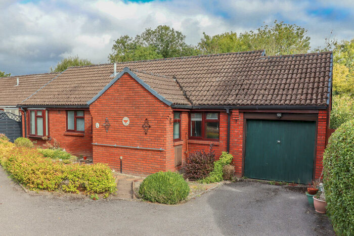 3 Bedroom Bungalow For Sale In Weyhill, Andover, Hampshire, SP11