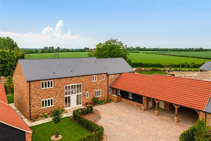 5 Bedroom Link Detached House For Sale In The Old Farmyard, Church Lane, Covington, Cambridgeshire, PE28