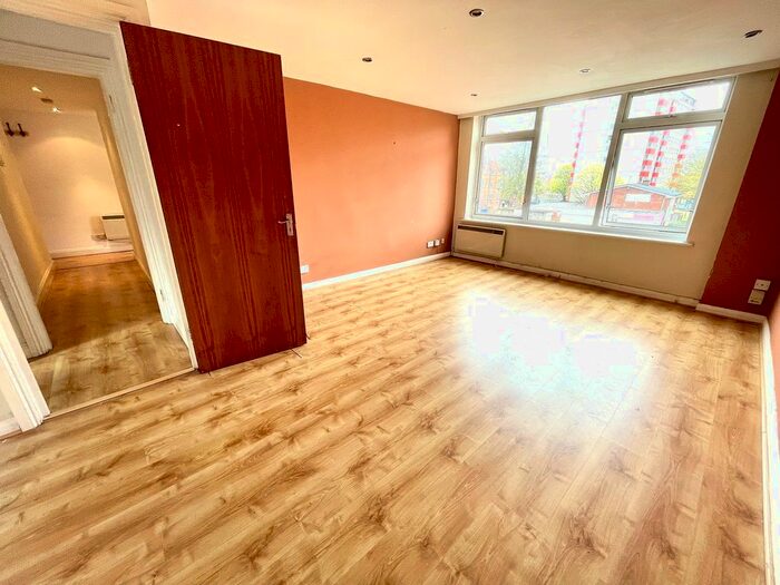 2 Bedroom Flat To Rent In Arden Grove, Ladywood, Birmingham, B16