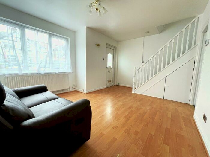 3 Bedroom Semi-Detached House To Rent In Belsize Road, Harrow Weald, HA3