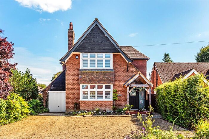 4 Bedroom Detached House For Sale In Oakdene Road, Great Bookham, KT23