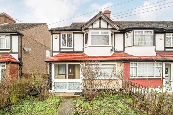 4 Bedroom Semi Detached House For Sale In Commonside East, Mitcham, CR4