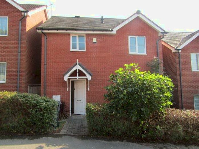 3 Bedroom Detached House To Rent In Vicarage Grove, Acocks Green, Birmingham, B27