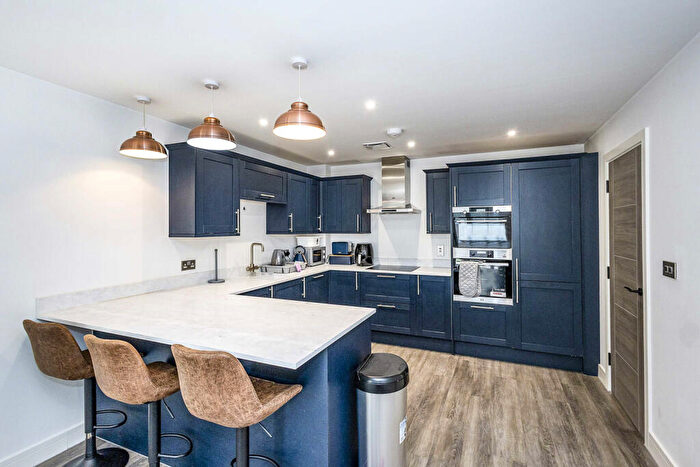 2 Bedroom Flat To Rent In Station Road, Hayling Island, Hampshire, PO11