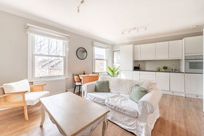 2 Bedroom Flat To Rent In Hofland Road, Brook Green, London, W14