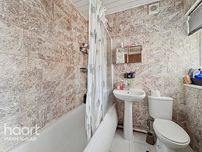 1 Bedroom Flat For Sale In Hencroft Street North, Slough, SL1