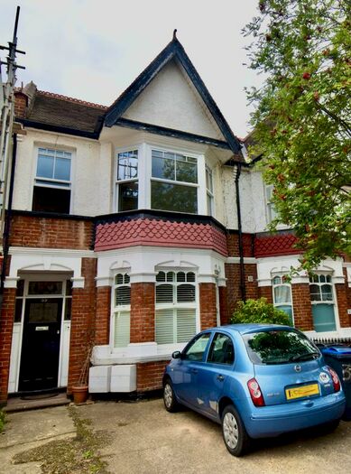 3 Bedroom Flat To Rent In South Park Road, Wimbledon, London, SW19