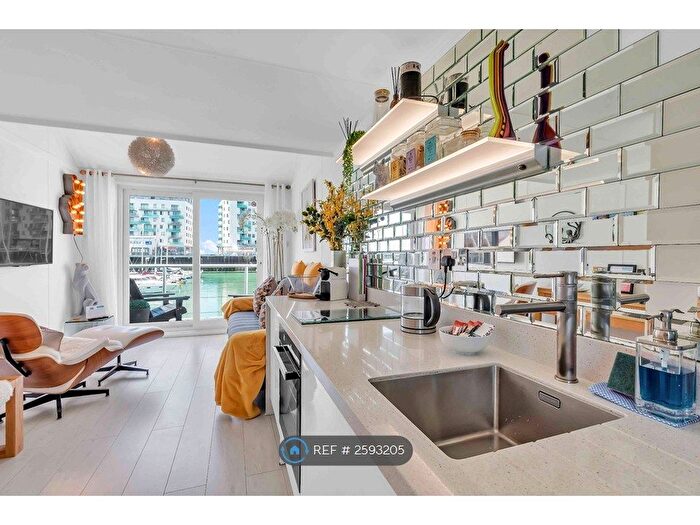 1 Bedroom Maisonette To Rent In Western Concourse, Brighton, BN2