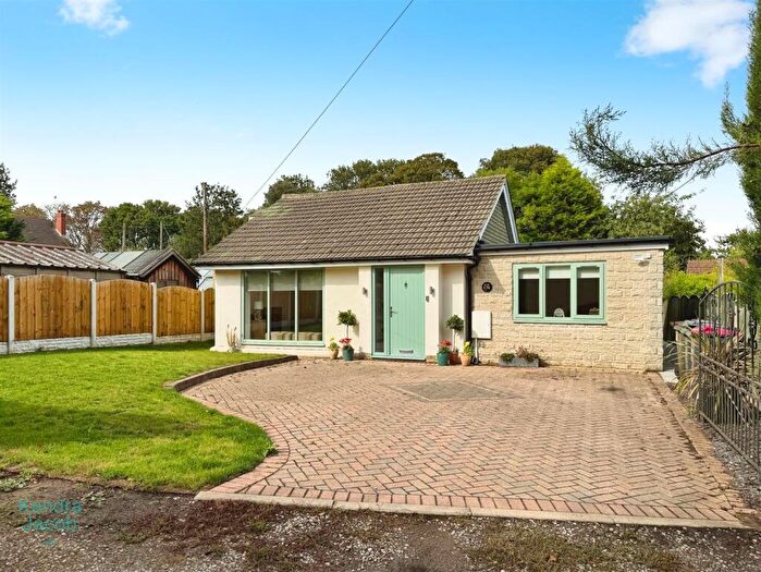 3 Bedroom Detached Bungalow For Sale In Lindrick Road, Woodsetts, Worksop, S81