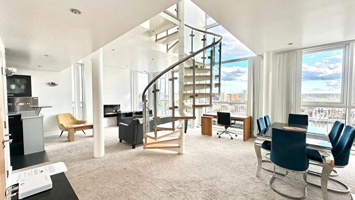 2 Bedroom Flat For Sale In Western Gateway, London, E16