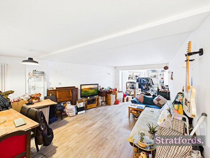 2 Bedroom Apartment To Rent In Lake Street, Nexus House, LU7