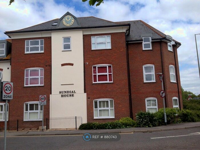 2 Bedroom Flat To Rent In Sundial House, Newbury, RG14