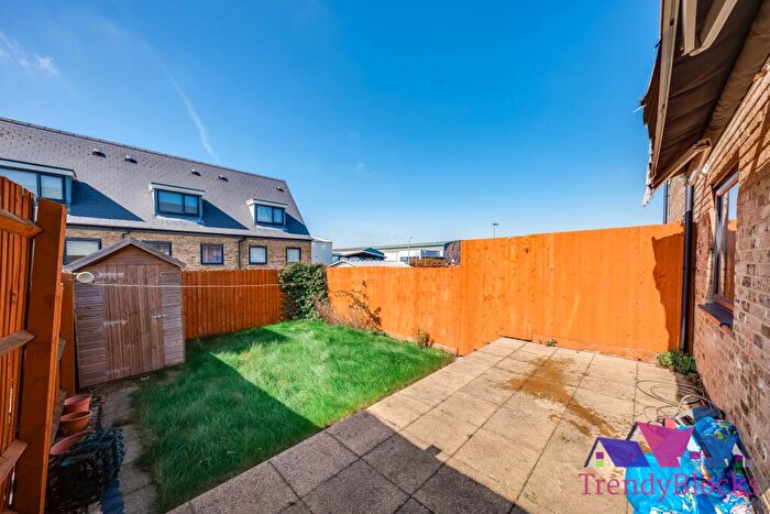 3 Bedroom Terraced House To Rent In Sherbourne Close, Dartford, Kent, DA1