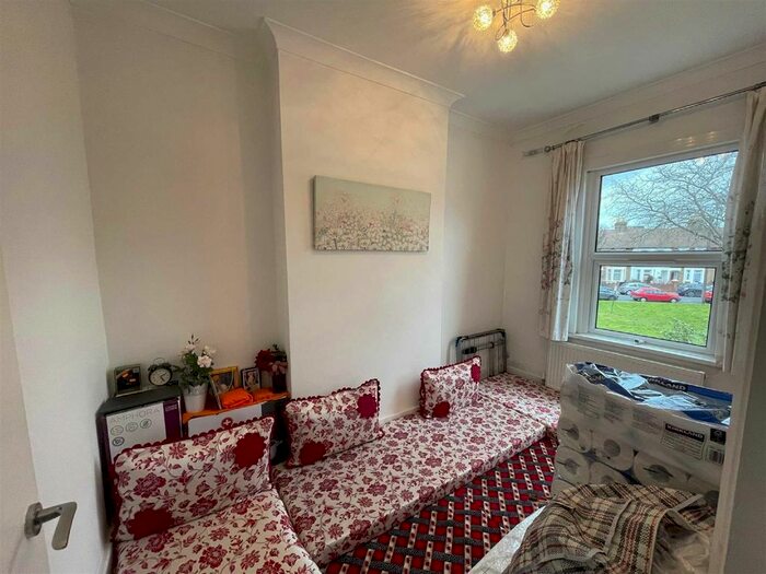 2 Bedroom Flat To Rent In Dudley Road, Southall, UB2