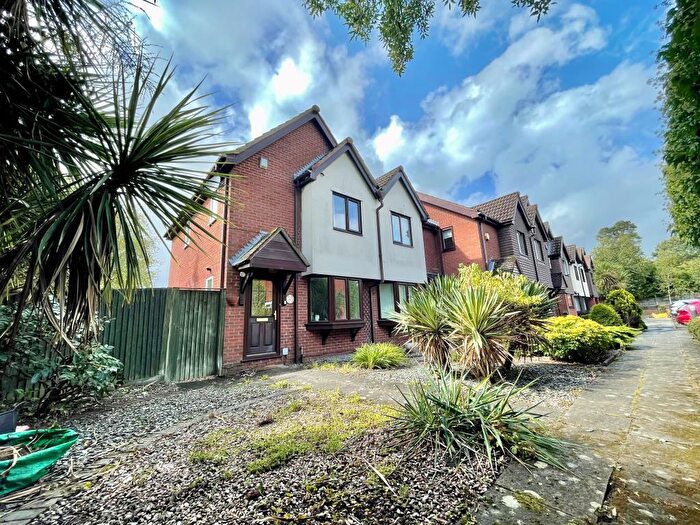 2 Bedroom End Of Terrace House To Rent In Benyon Mews, Bath Road, RG1