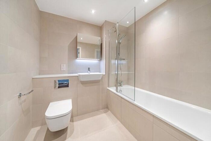 2 Bedroom Apartment To Rent In St Pauls Road Barking, IG11
