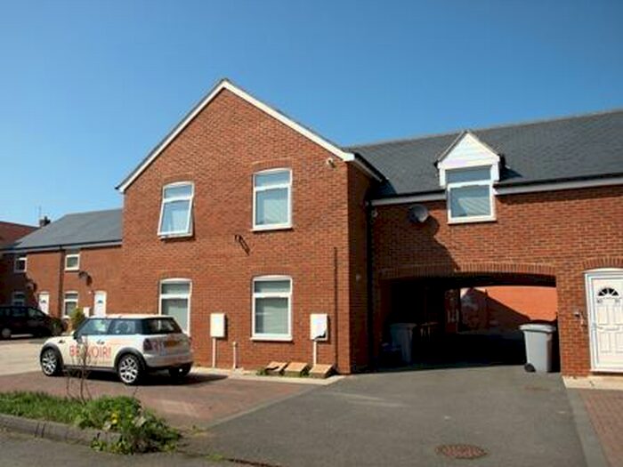 2 Bedroom Flat To Rent In Wood Street, Kettering, NN16