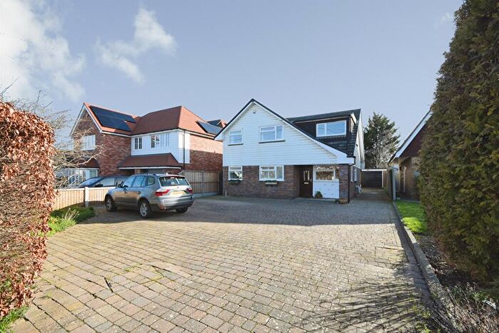 4 Bedroom Detached House For Sale In Perry Street, Billericay, CM12