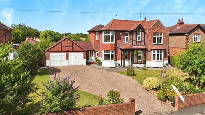 4 Bedroom Detached House For Sale In Bar Road South, Beckingham, Doncaster, DN10