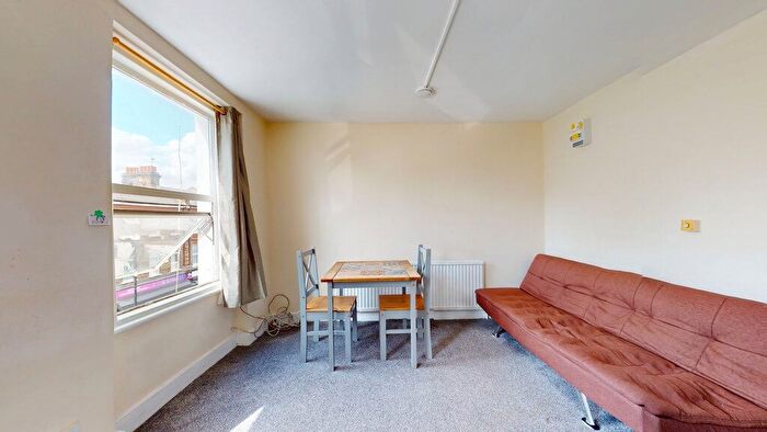 1 Bedroom Flat To Rent In Great Western Road, London, W9