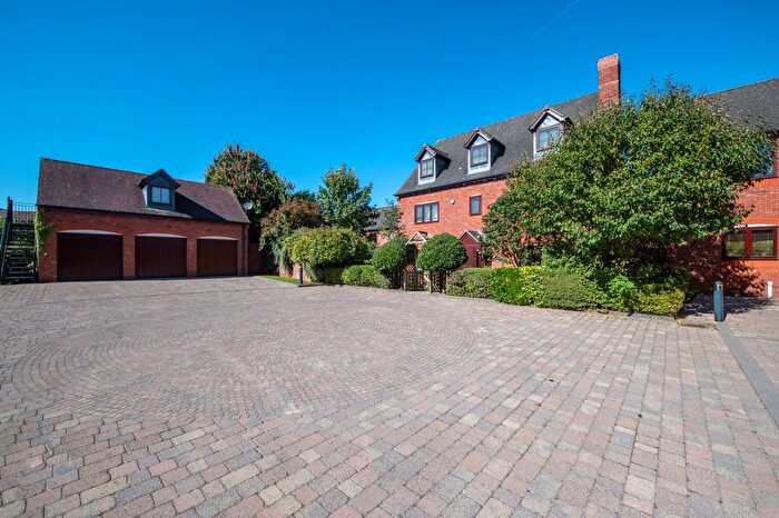 6 Bedroom Detached House For Sale In Tutnall, Bromsgrove, Worcestershire, B60