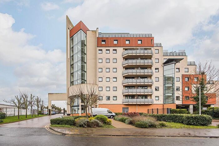 1 Bedroom Apartment For Sale In Wards Wharf Approach, Pontoon Dock, E16