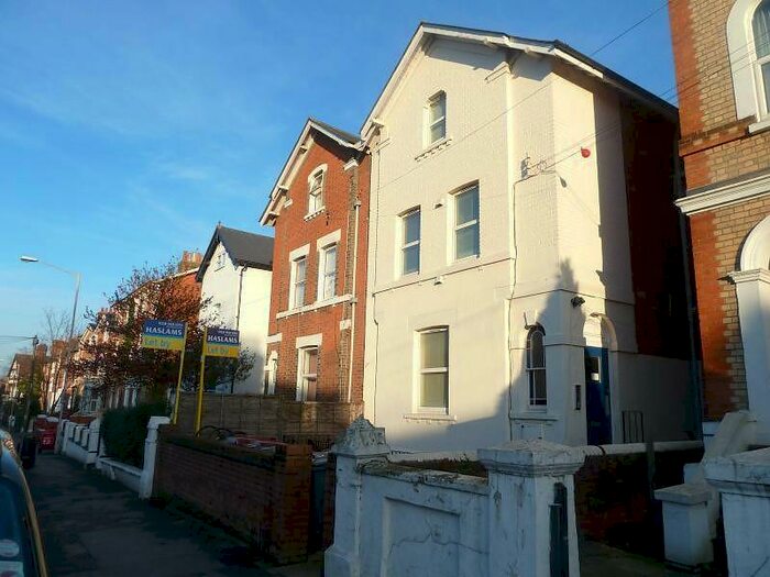 1 Bedroom Apartment To Rent In Russell Street, Reading, RG1