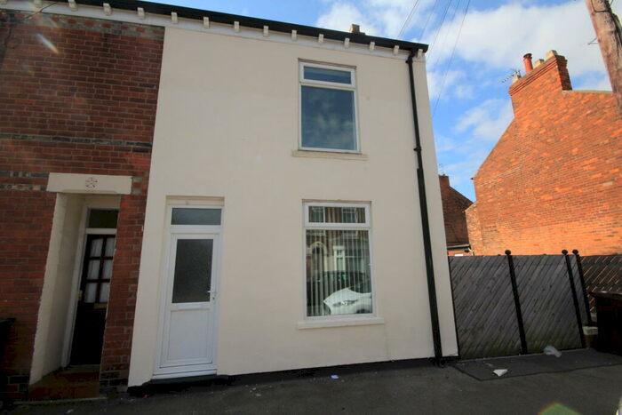 3 Bedroom End Of Terrace House To Rent In Estcourt St, Hull, HU9