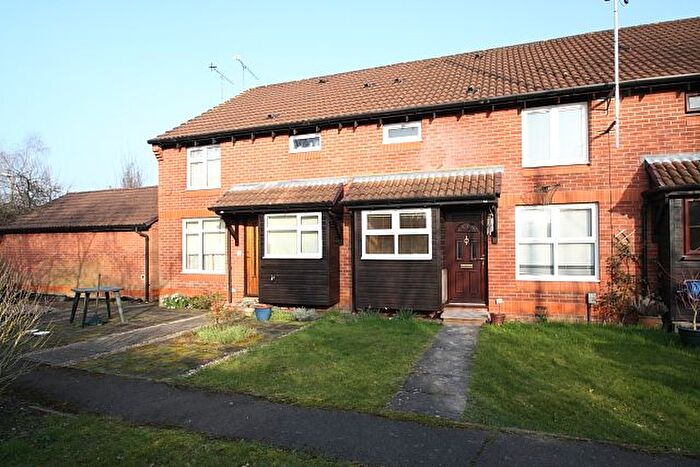 1 Bedroom Terraced House To Rent In Hedgerley Court, Woking, GU21