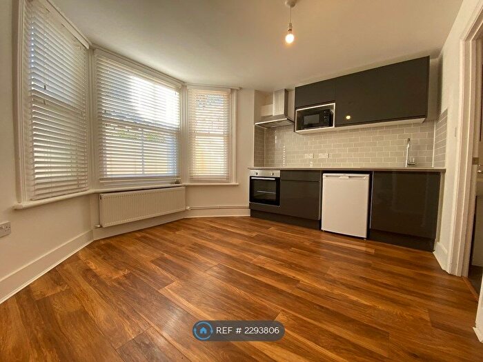 Studio To Rent In Seafield Road, Hove, BN3