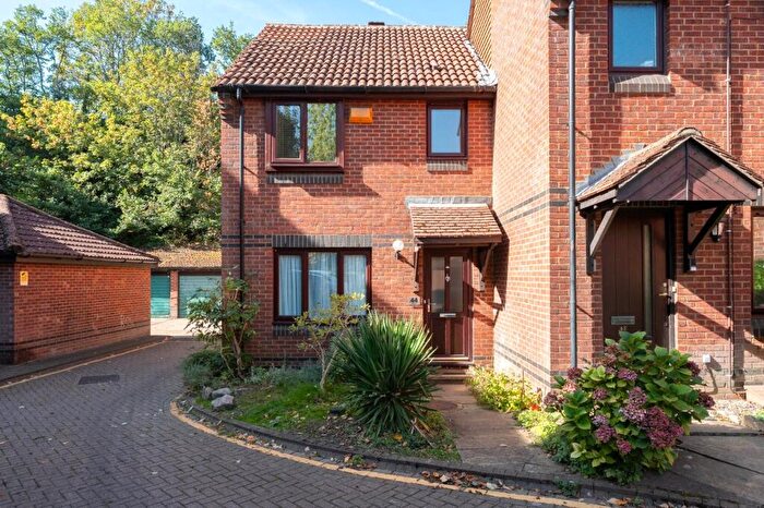 3 Bedroom End Of Terrace House For Sale In Turnpike Lane, Sutton, Surrey, SM1