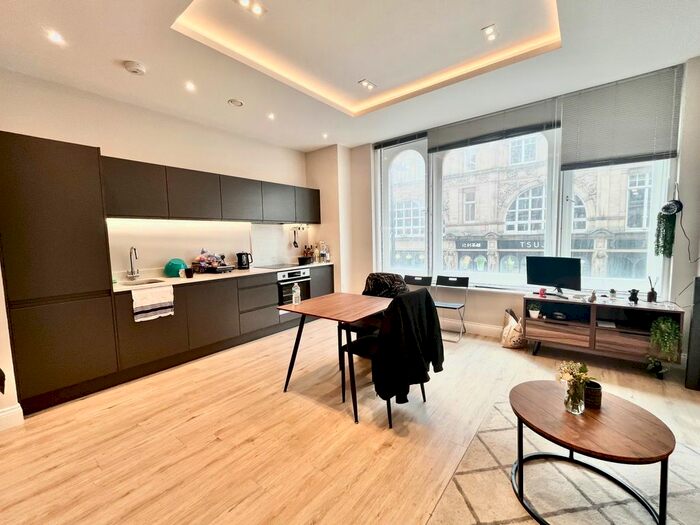 1 Bedroom Flat To Rent In Harewood Street, Vicar Lane, Leeds, West Yorkshire, LS1