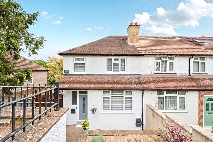 3 Bedroom Detached House For Sale In Cromwell Road, Caterham, CR3