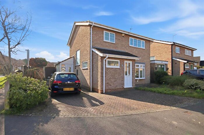 3 Bedroom Detached House For Sale In Newhaven Close, Walton, Chesterfield, S40