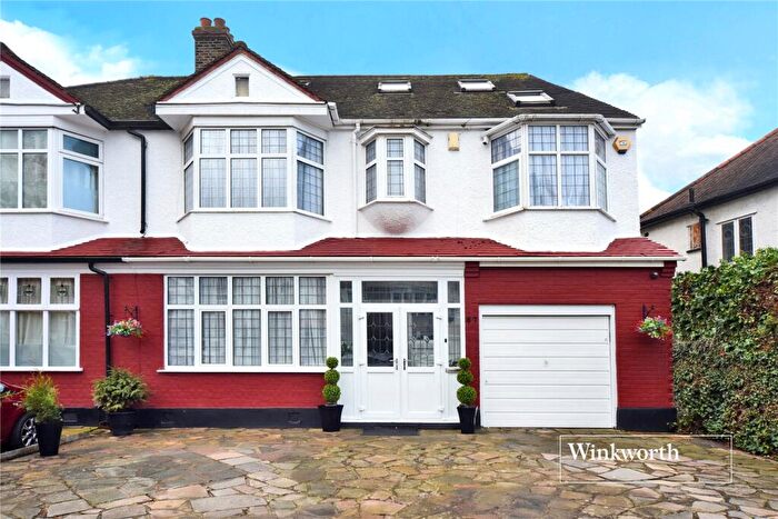 5 Bedroom Semi-Detached House For Sale In Hamilton Avenue, Cheam, Sutton, SM3