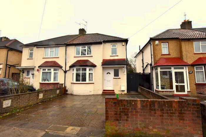 4 Bedroom Semi-Detached House To Rent In Hamilton Avenue, Tolworth, Surbiton, KT6