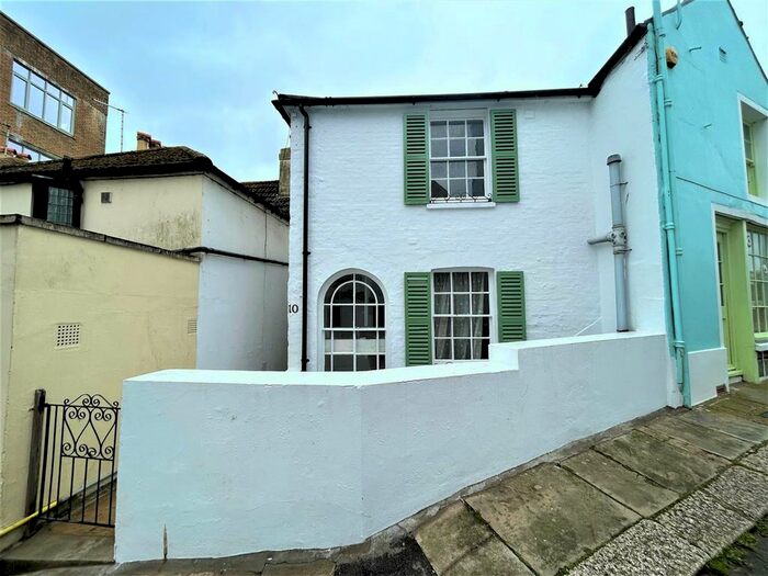 3 Bedroom Terraced House To Rent In Prospect Place, Hastings, TN34