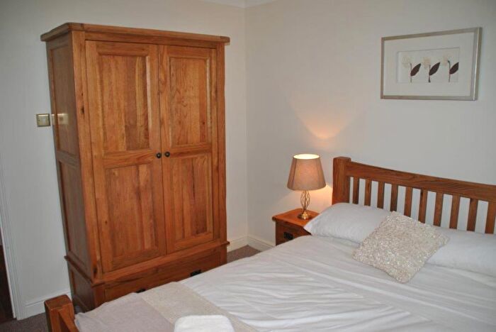 2 Bedroom Apartment To Rent In Knights Place, Windsor, SL4