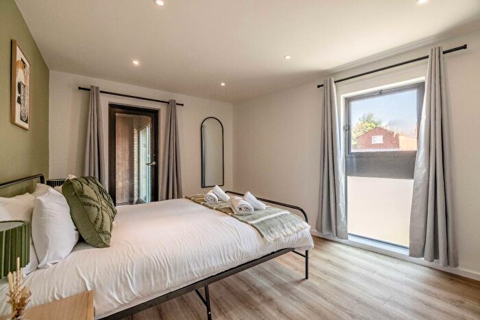 2 Bedroom Apartment To Rent In Sheet Street, Windsor, Berkshire, SL4