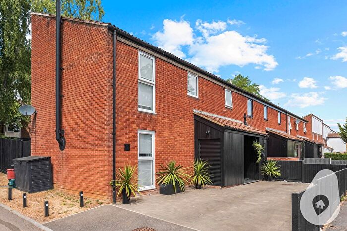 3 Bedroom Semi-detached House For Sale In Kimbolton Crescent, Stevenage, Hertfordshire, SG2